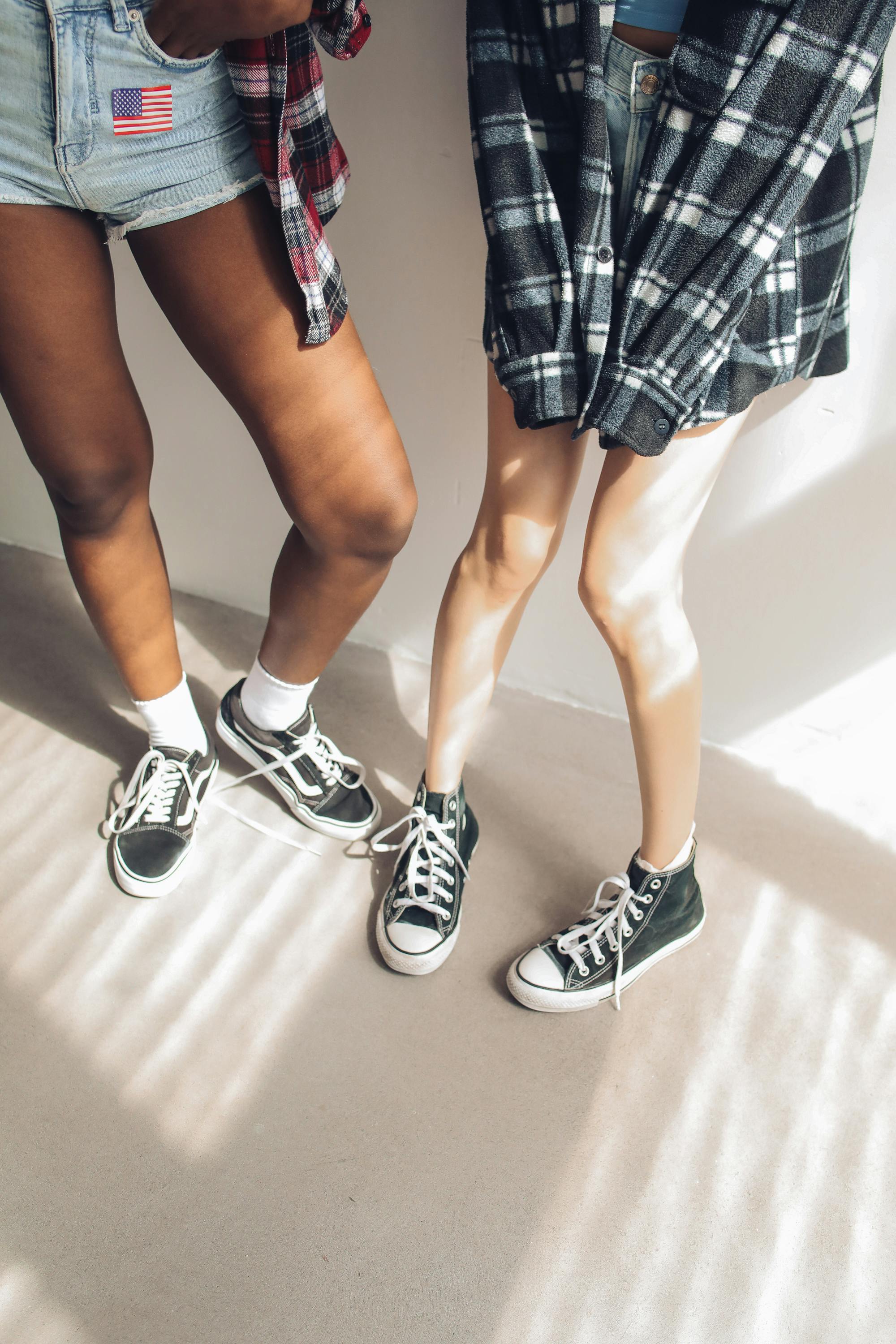 CUTE BLACK SNEAKERS | Dress with sneakers, Sneakers outfit, Cool summer  outfits
